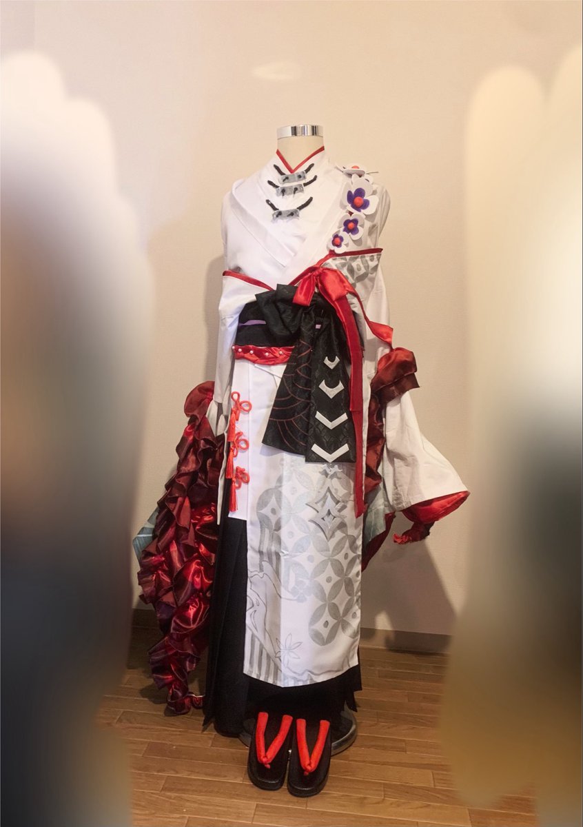 MikazeMana's tweet photo. 🐙の新衣装作りましたー!

模様手書きとフリルの端処理と手作業グラデ入れで頭がおかしくなりそうでした！

でも可愛いのでそれでおっけーです https://t.co/wkY9f82tQj