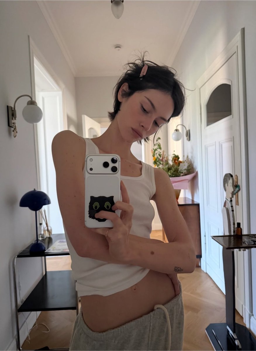 GRAClECRAVE's tweet photo. 📸 || Gracie blessed our Monday morning with a breathtaking photo dump on Instagram ❤️ https://t.co/QOXxYkN7QT