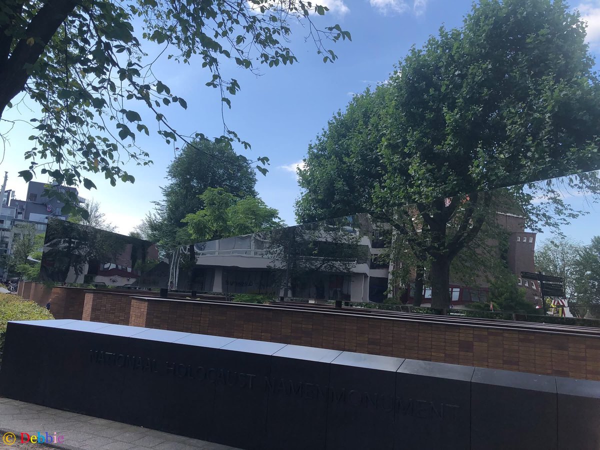 DebbieSchigt's tweet photo. Sfeer impressie 3
WorldPride zaterdag
#HolocaustNamenMonunent
#AnneFrank 💖#MargotFrank
#FamilieFrank
#WorldPride 2026
#Amsterdam #HappyPride https://t.co/ABRcRKM6v5