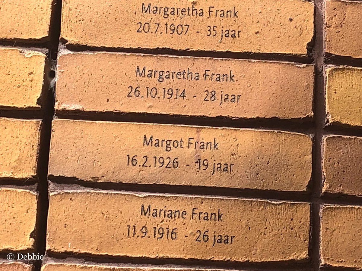 DebbieSchigt's tweet photo. Sfeer impressie 3
WorldPride zaterdag
#HolocaustNamenMonunent
#AnneFrank 💖#MargotFrank
#FamilieFrank
#WorldPride 2026
#Amsterdam #HappyPride https://t.co/ABRcRKM6v5