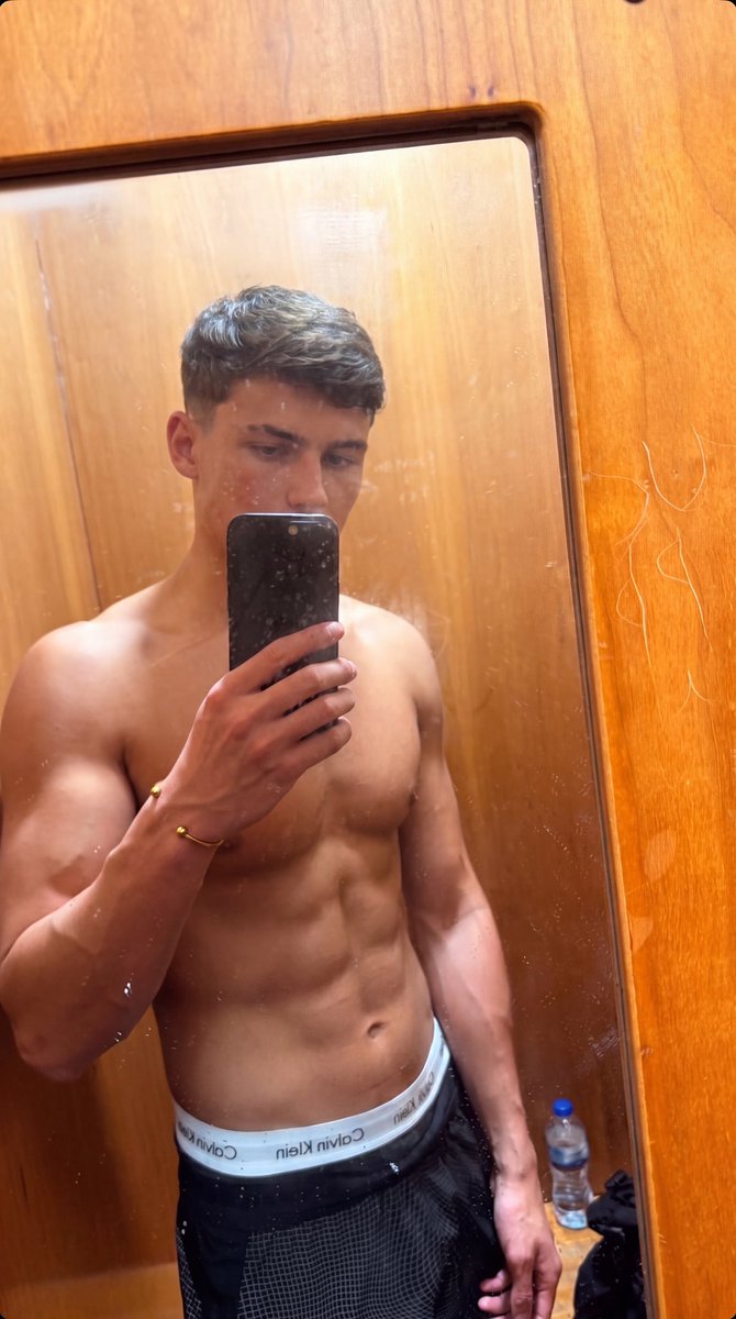 KC171rrr's tweet photo. Would you spend a night with me?👀 https://t.co/Ai38CXcgHS