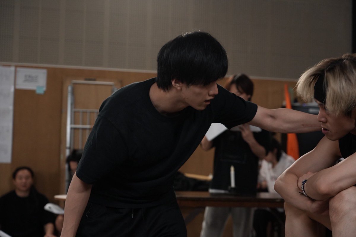 Leon_Kirita's tweet photo. #王ステ 稽古！！！
今日は稽古場でめちゃくちゃ筋トレしたしめちゃくちゃ踊って滝汗でした！
裕貴さんと気持ちいい〜って度々言ってました笑
明日も頑張るぞぉー！！ https://t.co/KVPlUTOyHT