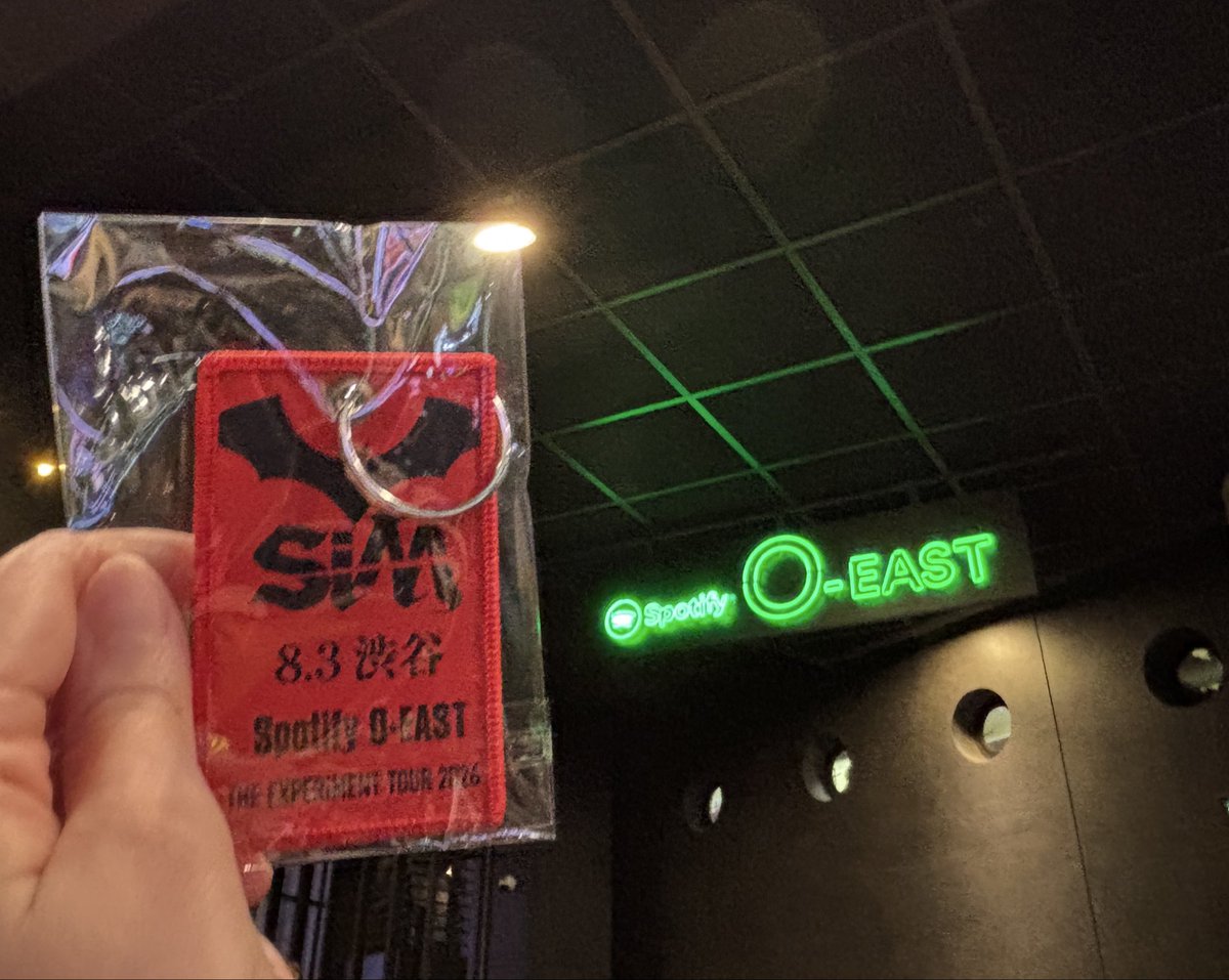 labradoruna's tweet photo. SiMのTHE EXPERiMENT TOUR 2026 at O-EASTに行ってきた！
セトリみんな良かった🥰✨✨
めっちゃ楽しかった🥰✨✨
フライトタグが終演後もあったからついに買えた😄！！
やったー嬉しい😊✨✨
#SiM #SiM7th https://t.co/NdRc1ZjfZJ