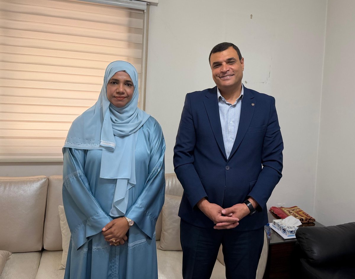 OmanEmbassyJOR's tweet photo. إجتمعت السكرتير ثان حبيبة بنت عامر السلطي في مقر السفارة بالدكتور هيثم الدويري مدير  مديرية السياحة العلاجية بوزارة الصحة الأردنية ، جرى خلال اللقاء بحث سبل التعاون المشترك بين البلدين الشقيقين في الجانب الصحي لا سيما مجال السياحة العلاجية. https://t.co/5jmNpaiXx7