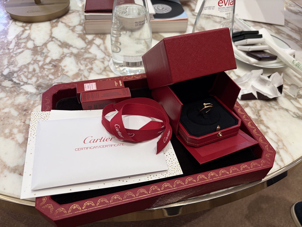 CjaedBalagtas's tweet photo. He got me a promise ring! ❤️💍 https://t.co/gq9paNaqqY