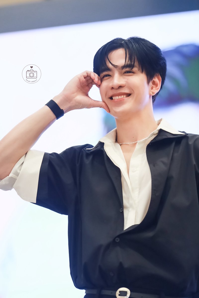 WathanM69891's tweet photo. I don't know when love began, but I will always love you 🫶
@film_tnp20
FILM FANSIGN IN SHANGHAI 
#OneSummerDaywithFilm https://t.co/IpYnIFD80m