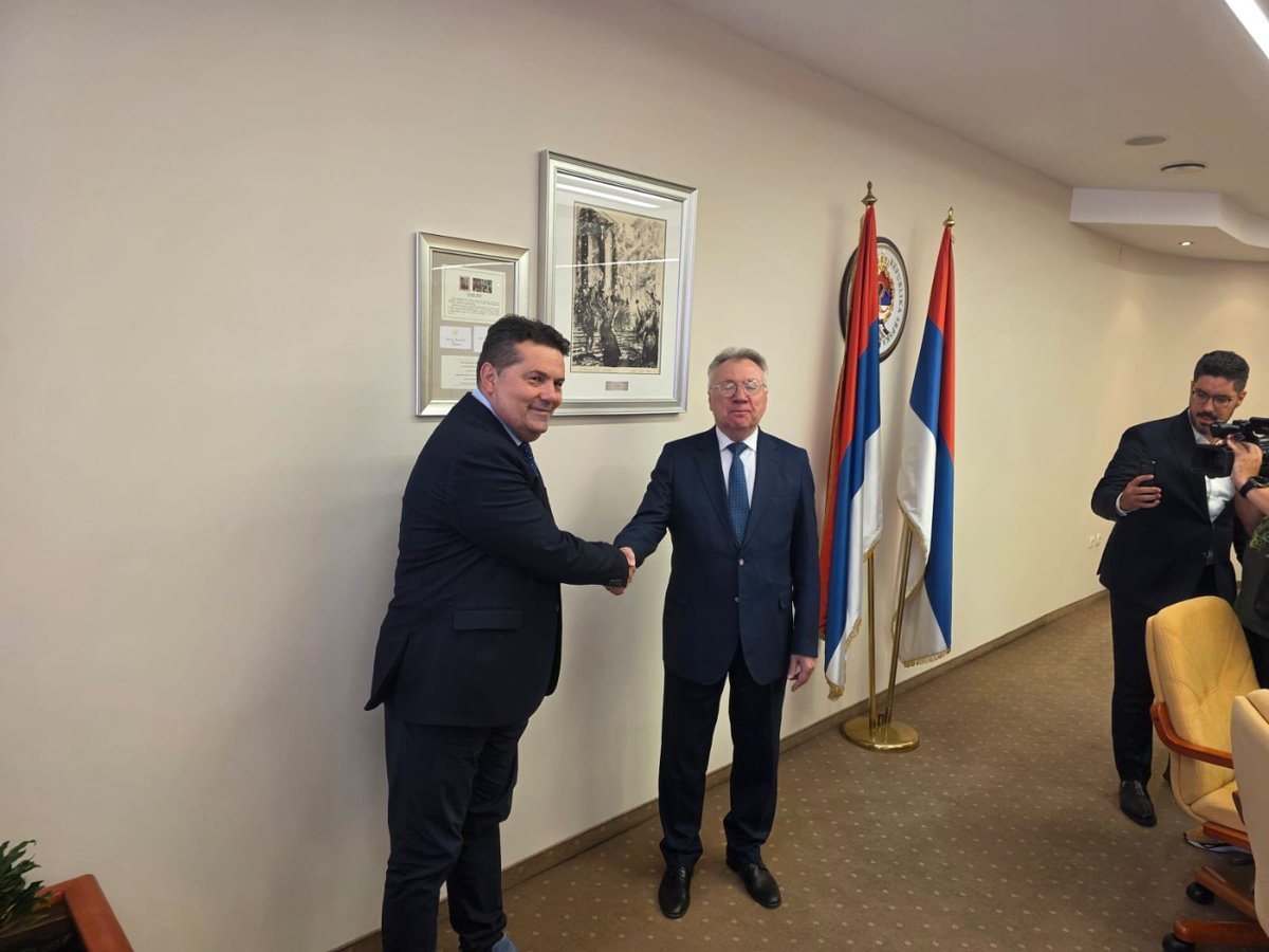 nenad_stevandic's tweet photo. Са амбасадором Руске Федерације у БиХ Игором Калабуховом. Актуелни сазив Народне скупштине успоставио је до сада најинтензивнију парламентарну сарадњу са Русијом, упркос међународним притисцима. Модел отворене и партнерске сарадње понуђен је и другим заинтересованим странама. https://t.co/FVhWpskEd2