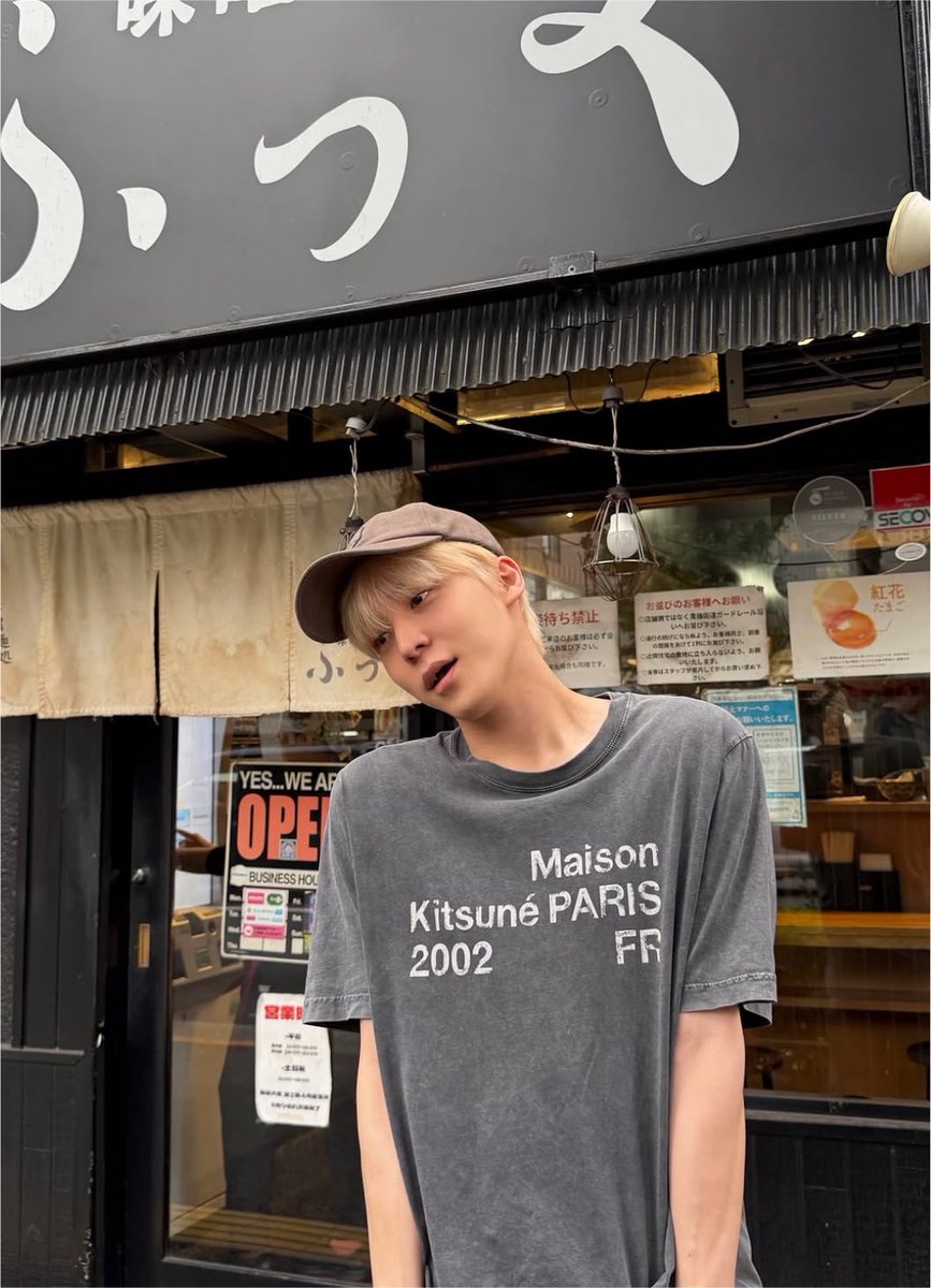 yungisholic's tweet photo. HE’S SO BOYFRIEND https://t.co/F4jokwrrqb