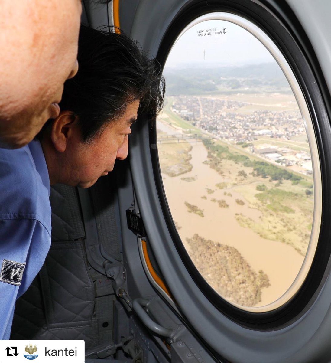 abeshinzo_0's tweet photo. @PropTrader88 バカみたいな面で見下ろす安倍晋三 https://t.co/757BLNwlaQ