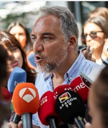 Siscafrancesca's tweet photo. Si los padres de Bendodo nacieron en Larache (Marruecos), ¿alguien puede explicar cuándo llegaron a España, en qué circunstancias y con qué situación administrativa?. Sobre todo teniendo en cuenta su discurso suyo y la de su partidos el PP señalando la inmigración... 👇 https://t.co/wR05XOCHFS