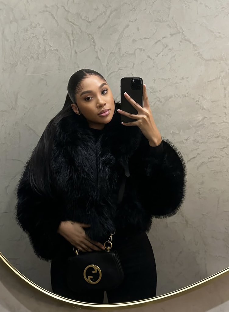 Cebe_Lihle23's tweet photo. Tamia Louw❤️😍
Silent is golden, a peaceful beautiful woman🥺 https://t.co/0vMWNnmKsE