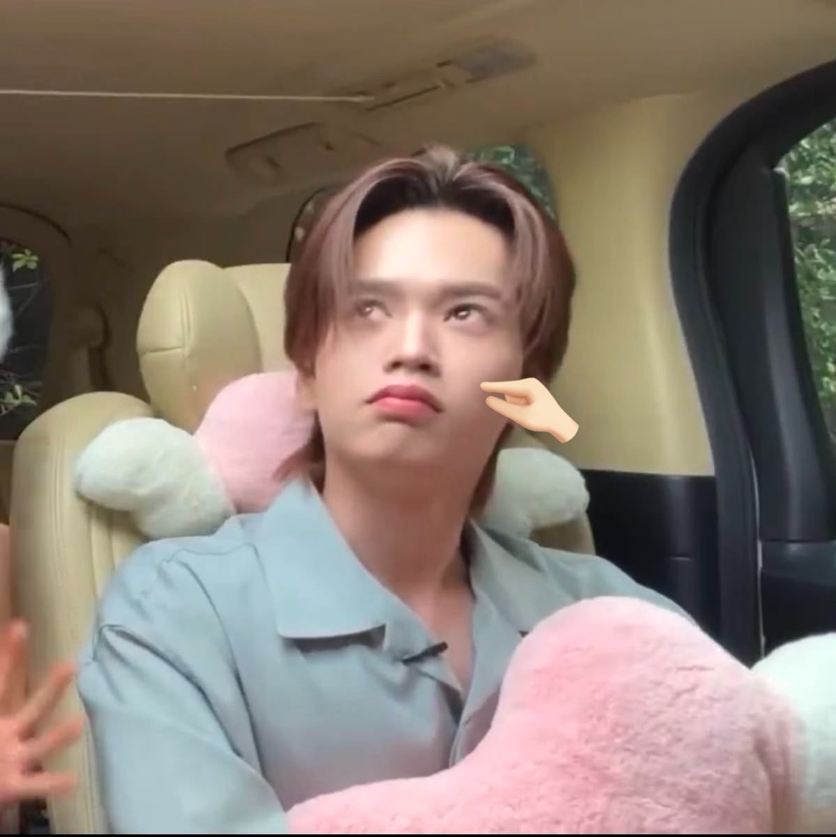 2esiph10's tweet photo. พ้มขอเป็นอีกหนึ่งกระบอกเสียงในการทวงคืนแก้มฟูๆของน้องม้าค 🥺✊🏻 https://t.co/taind9fUZv