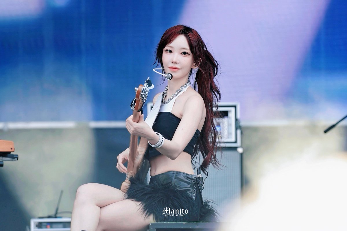 manito_c_'s tweet photo. 260731 Incheon Pentaport Rock Festival (펜타포트)  

무대 위에서 자신감 넘치는 언니의 모습을  좋아...
언제나 제 마음속에서는 언니가 최고의 베이시스트예요.

 #QWER #마젠타 #Magenta https://t.co/Zo87dCUHmT