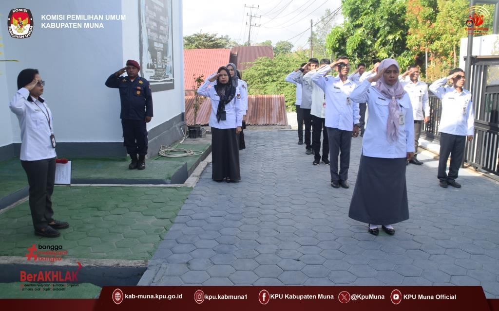 KpuMuna's tweet photo. #TemanPemilih
Jajaran KPU Kabupaten Muna melaksanakan Apel Pagi di halaman kantor KPU Kab. Muna. Senin (3/8/2026)
Sekretaris KPU Kab. Muna “La ode Abdul Manaf Fattah Alam“ bertindak sebagai Pembina Apel, sementara Kasubag Keuangan, Umum dan Logistik sebagai Pemimpin Apel. https://t.co/QRClyL73cj