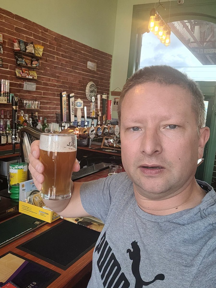 danielrbates82's tweet photo. 📍The Whistle Stop micro pub Grantham, Lincolnshire
Drink: Usually beers from the Zest Brewery here.
Pub number 902 visited since 16th August 2021.
My pub review: https://t.co/yB3XdpFApm
#pub #bars #beer #beers #ale #beerlover #beerlovers #craftbeer https://t.co/nNhMfPOFQy
