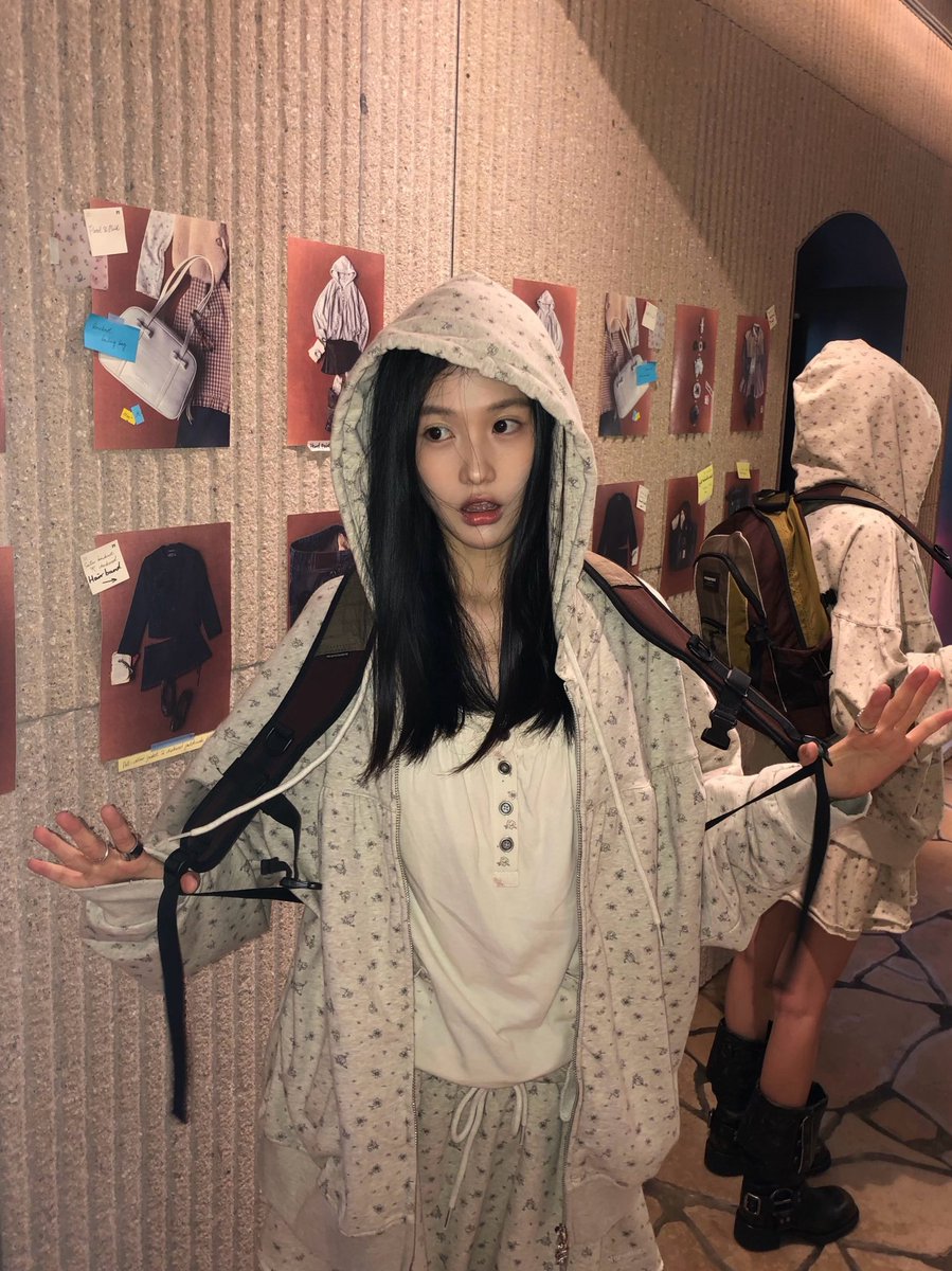 riceballjang's tweet photo. 260803 #장흔의 매니저 웨이보

세상은 당신보다 더 아름다운 보물을 찾지 못할 것입니다 丶(°ω°`)丿
#张昕懿 #ZhangXinyi https://t.co/52ybC5HTL9
