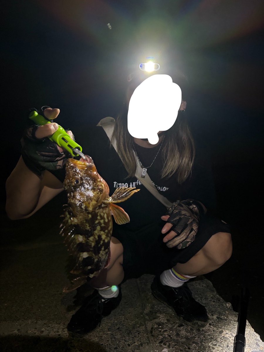 dancho_blue's tweet photo. 地元の親友がチニング中に釣った
モンスターカサゴ27センチ！！！

今週末、来週末は2人で1日チニング、
楽しみやぁ😌 https://t.co/ZtZzeCrzyq