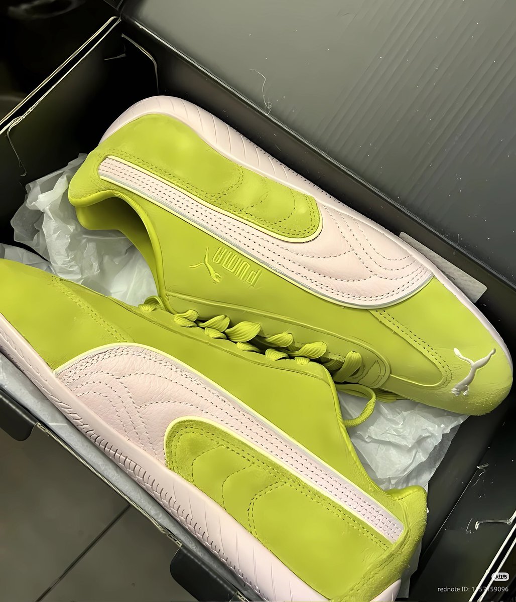 haivcy's tweet photo. NANGIS BANGET... COMBO STRAWBERRY MATCHA PUMA SPEEDCAT INI LUCUU POL https://t.co/SKlXBfJMMp