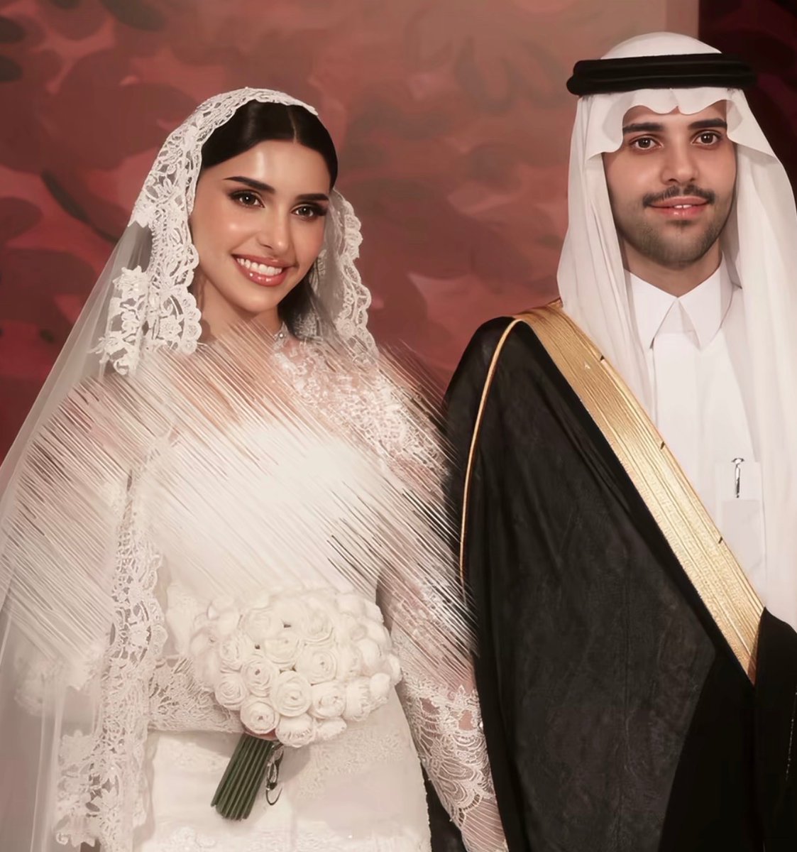 GoldenDose's tweet photo. متعب العريفي يرد على تعليق "ليه شهر العسل أقل من اسبوع؟":

ودكم تمشون حياة الناس على كيفكم ومستحين صح؟ https://t.co/ZiuqQpWwPX