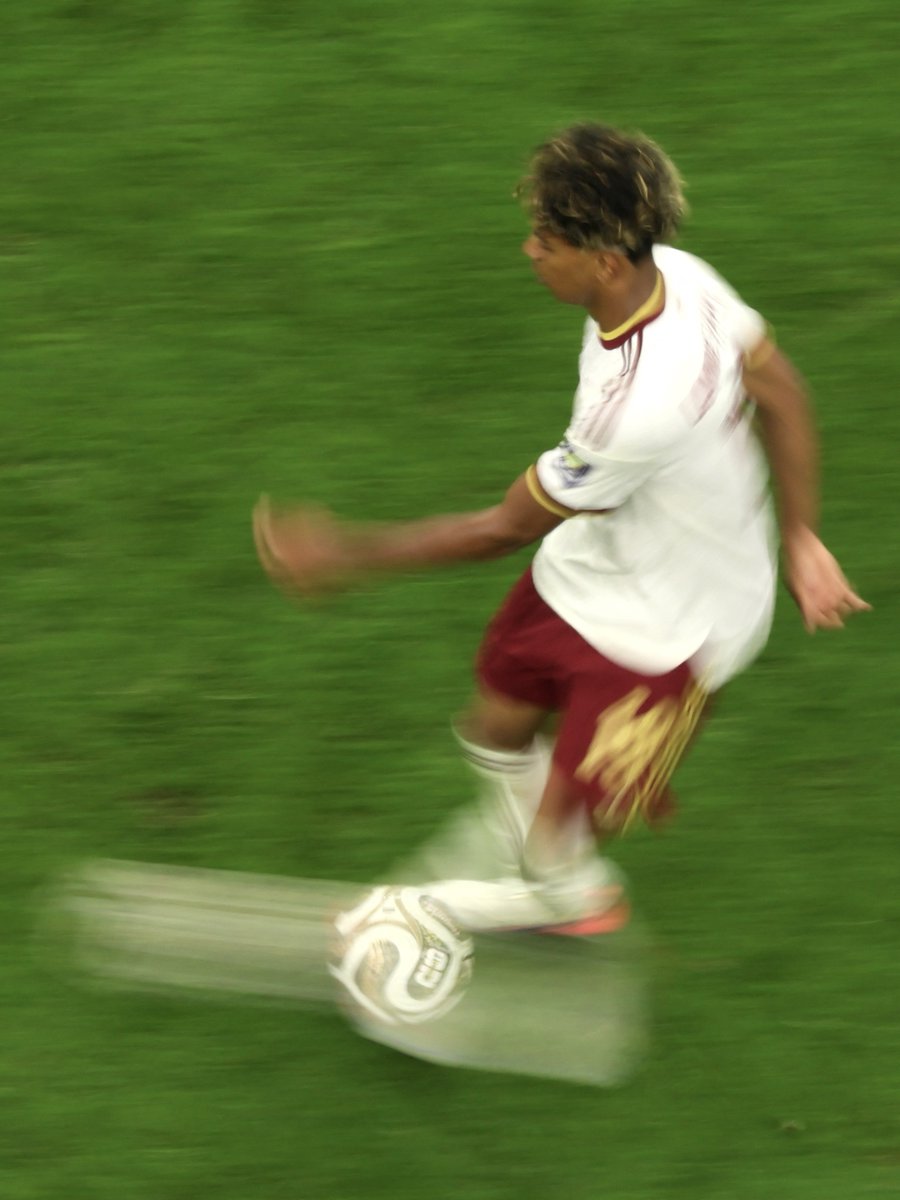 FIFAWorldCup's tweet photo. Blink and you might miss them ⚡️

#FIFAWorldCup https://t.co/wcp41aDL04