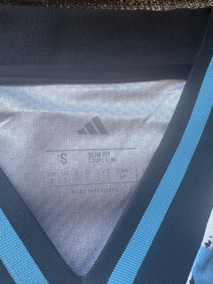 jackcoy91's tweet photo. Bought the wrong size stadium shirt on DHGate. Size small but likely more suited as a teen/older kids size. Don’t want anything for it, happy to send to the someone who wants it for their kid for the new season (knowing it’s fake) #nufc https://t.co/m4BGimDjoU