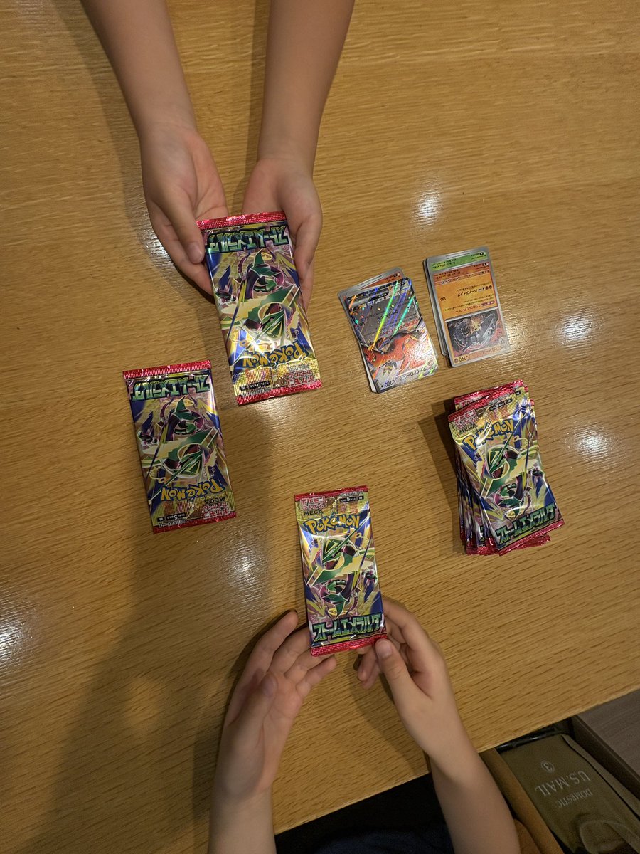 supremevaroki's tweet photo. @coco_nakanoten 中野区育ち中野区在住
小学生の2人の息子を持つ
ポケカ大好きパパ👨です❗️
現在、家族でストームエメラルダ🐍
ムキムキ大会中🔥
よろしくお願いいたします😊 https://t.co/TH1LKvgEVw