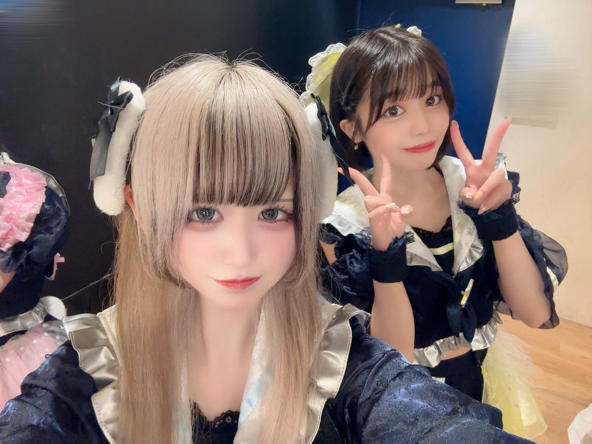 sumi_pui's tweet photo. ダブルピース✌️✌️👑
おめめくりくり！この日のきさらさんは少女！って感じでとってもすきでした https://t.co/5bVRg4KZj7