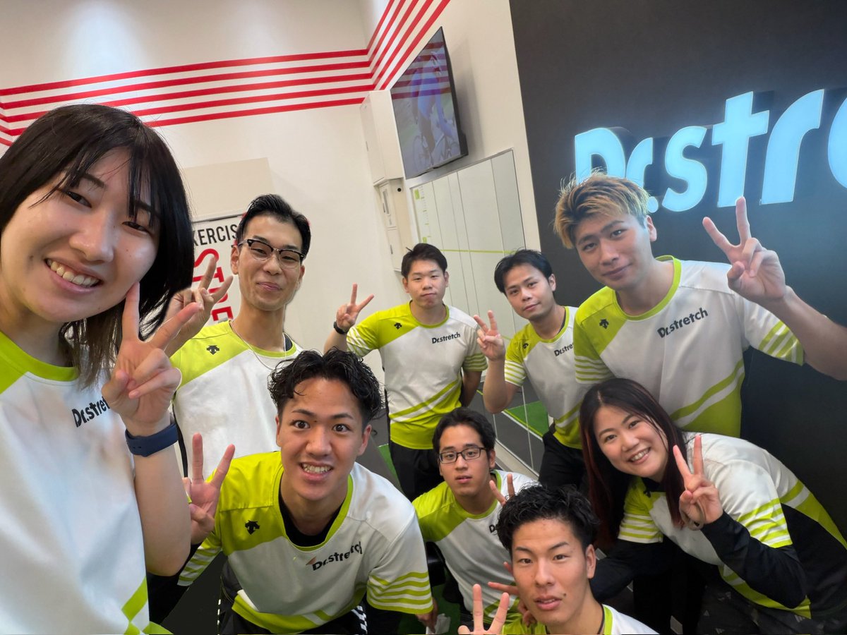_____kawachi's tweet photo. 原野寿運
店長プレゼン出てます！！！
前店舗 京橋でも共に働いてたジンさん
新人の時から見ておりますが、4年間己とずっと向き合い続けてます！
成長する人が増え続ける店舗を作るために今日も彼は奮闘中！！！🐣🐥🐤🐔

ぜひプレゼン見てみてください！ https://t.co/XExQlqDOso