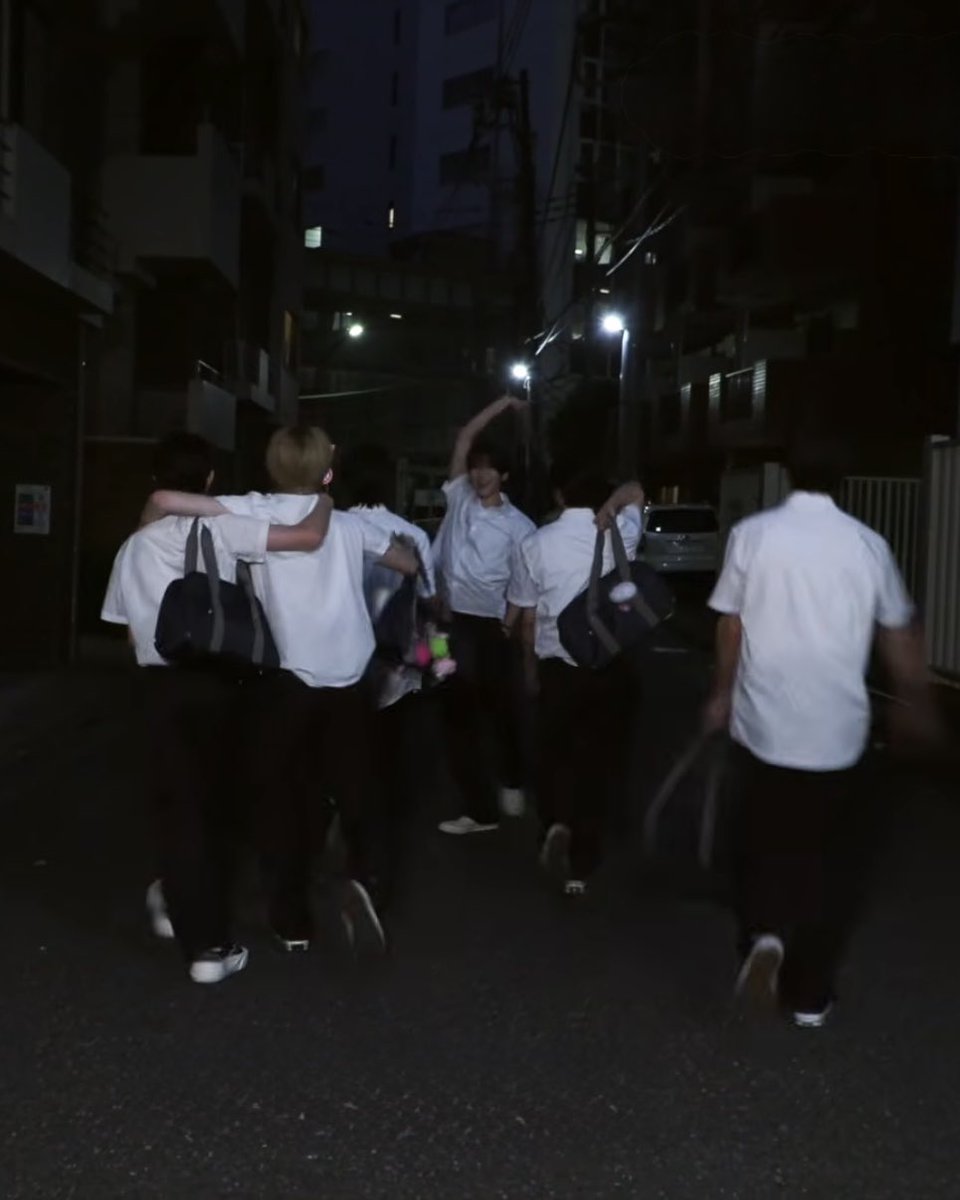 WISHlYOU's tweet photo. 위시 하교길 https://t.co/DDtzGFJYqA