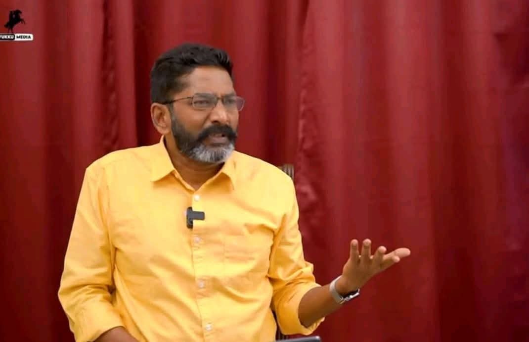 Expi_Nasni's tweet photo. 70 வயசுல கூட சுடல வீட்ல தண்ணி வர வச்சாரு மாலதி...

காவிரில இருந்து... https://t.co/5zkreIpFbp