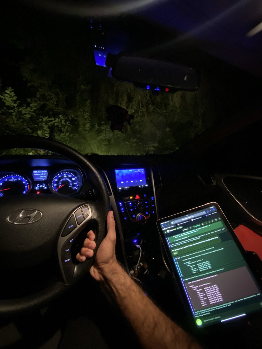 GooberStudios's tweet photo. I’m one step ahead of Tobi,

The car IS the office https://t.co/orAwzWcMOB https://t.co/LeqptxLKNx