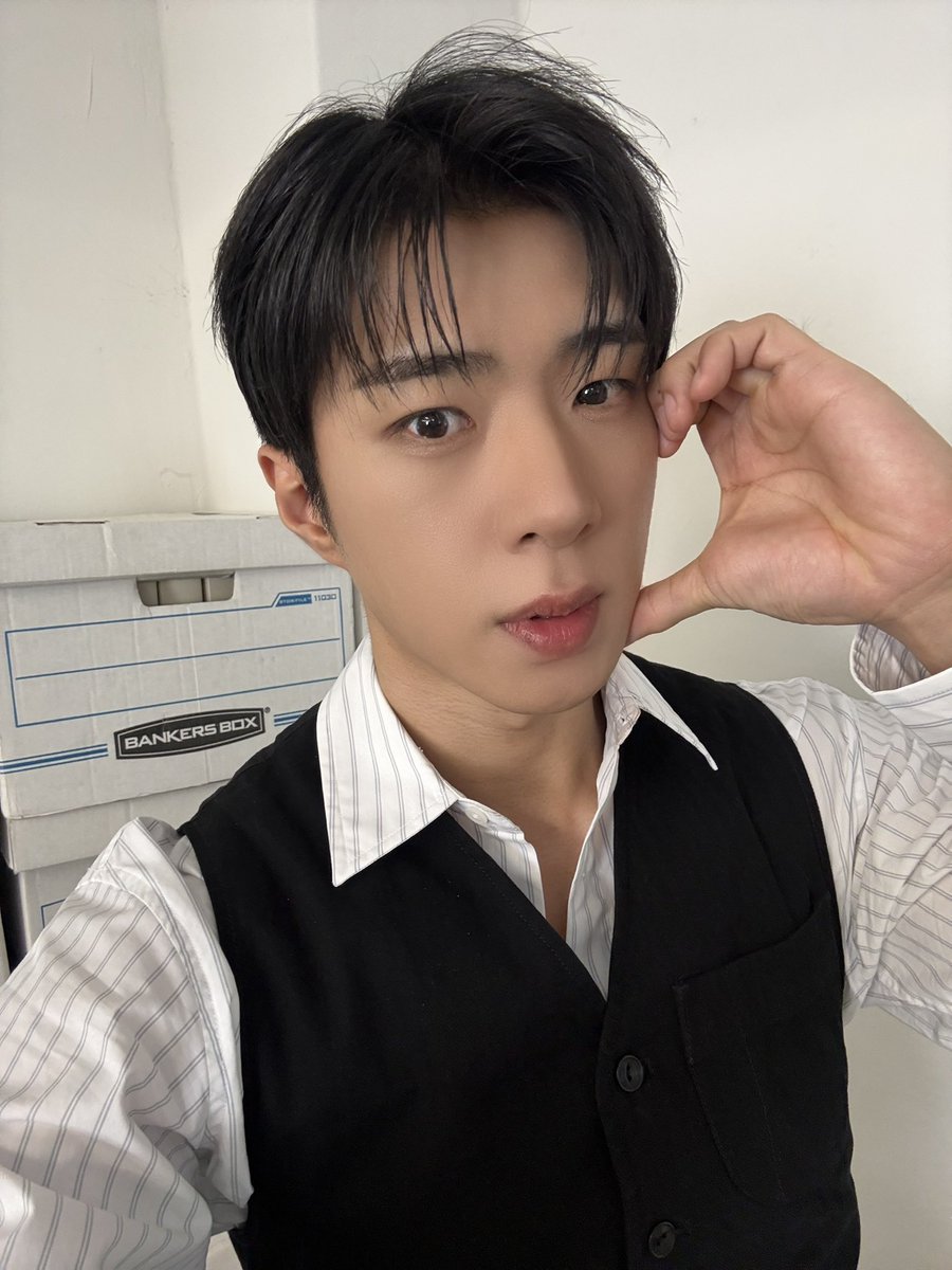 ONF_members's tweet photo. #와이엇 #WYATT

사랑해🖤 https://t.co/jo6iPUbMhr