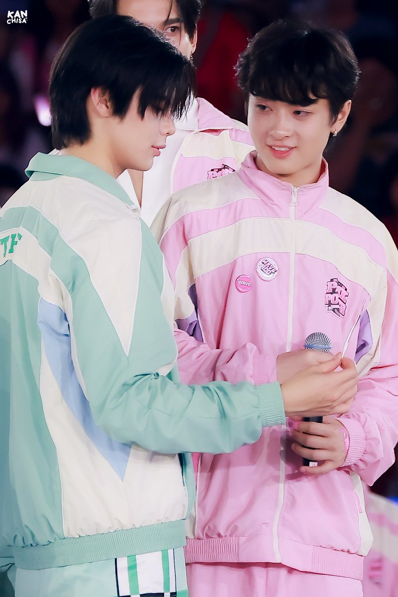 Kanchisaaa's tweet photo. พี่ธีร์จะไปรู้อะไร ~ https://t.co/OrzmOPrWhk