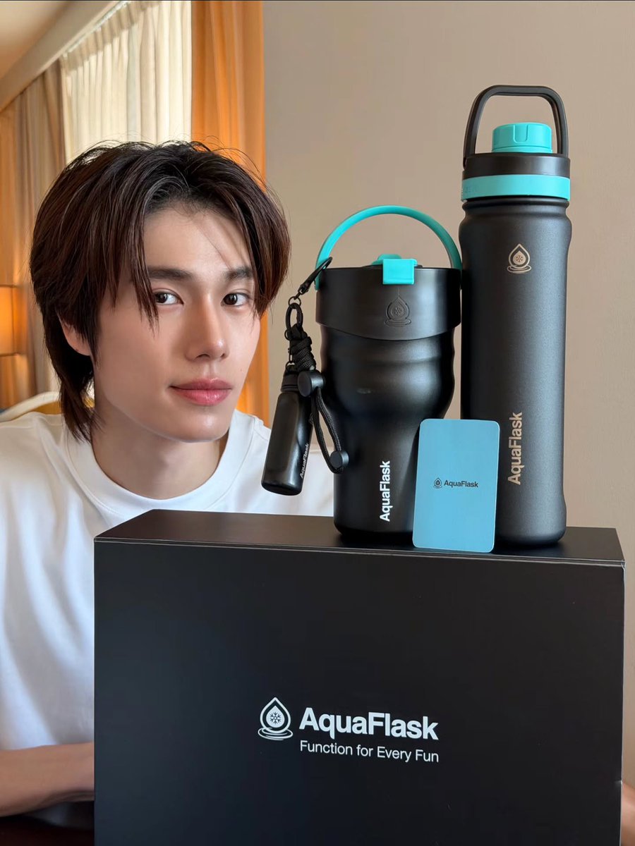 doublepjourney_'s tweet photo. คุณพรีเซนเตอร์ AquaFlask มาแนะนำกระบอกน้ำค้าบบ สีสวยน่าใช้สุด ๆ ✨

🌊 Deep Tide Series
☀️ Silver Dawn Series

#PondPhuwinxAquaFlask
#ปอนด์ภูวินทร์ #PondPhuwin https://t.co/pqc7wb4CDC