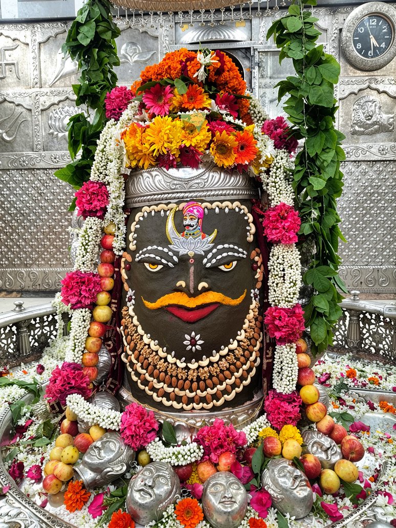 12Jyotirling's tweet photo. श्री महाकालेश्वर संध्या आरती दर्शन | 03.08.2026

Shri Mahakaleshwar Sandhya Aarti Darshan | 03.08.2026 https://t.co/SgXNASgSNM