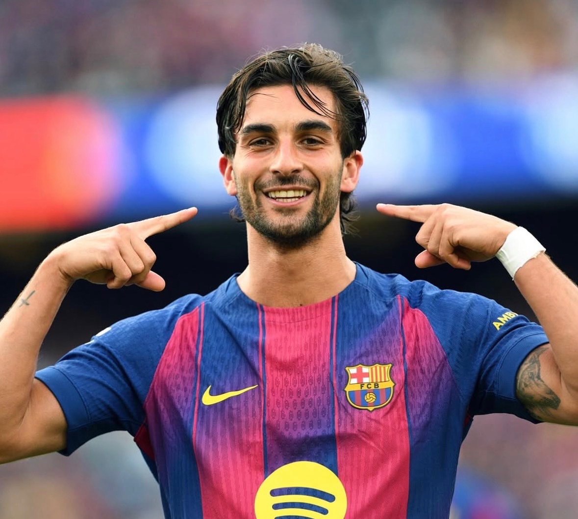 forcabarca_ar's tweet photo. فيرناندو بولو:

مثل هذه الظروف، قد يكون الاحتفاظ بفيران توريس هو الخيار الأكثر أمانًا.

 لأن العصفور في اليد خير من عشرة على الشجرة! https://t.co/JQ520p3qdj