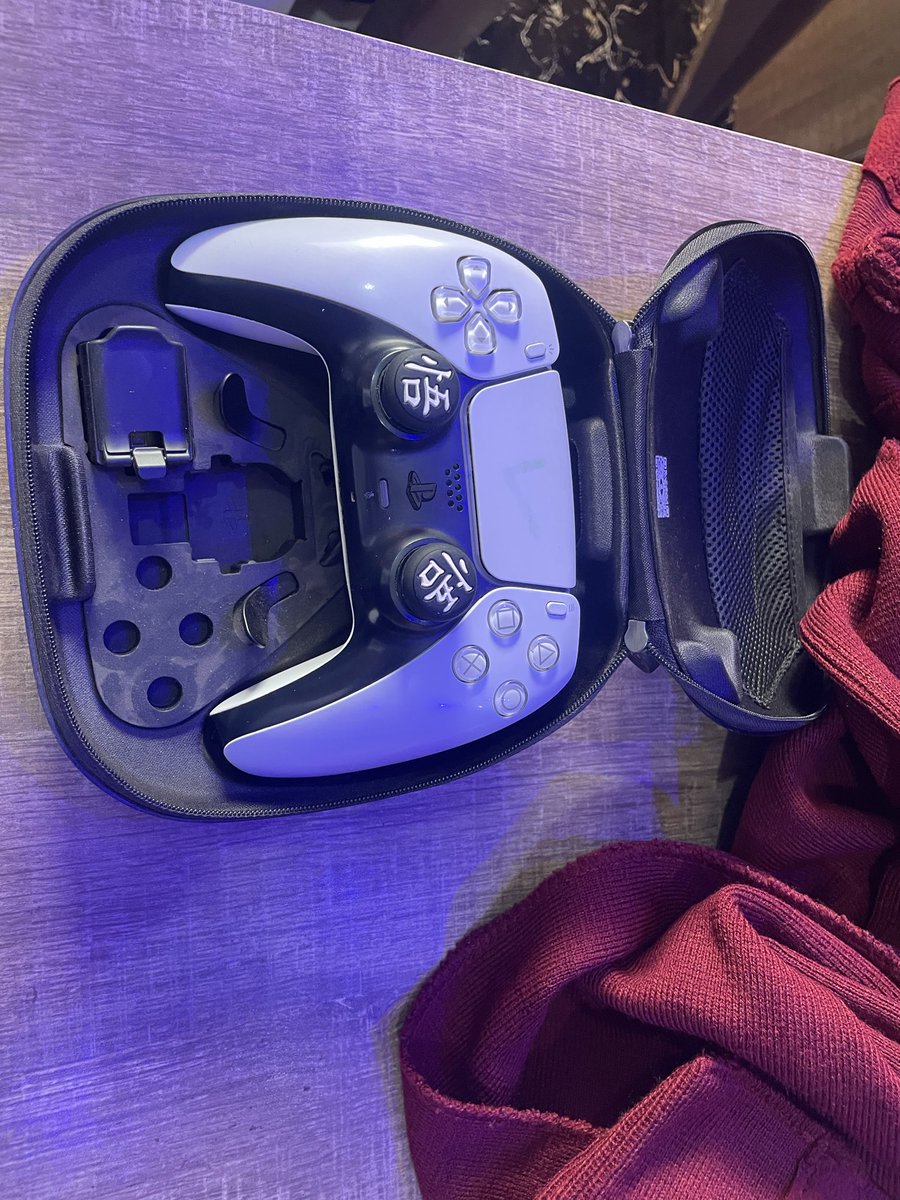 Iam_Goch's tweet photo. PS5 PAD AWOOF DEAL N70,000
+ CUSTOM POUCH AVAILABLE AS SEEN
CALL: 08134859457
Location: KUBWA ABUJA https://t.co/Q1lnyVT8Zp