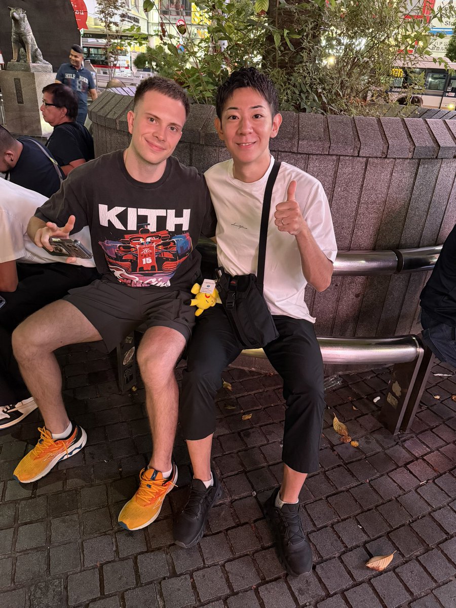 MachiAsuka's tweet photo. シドレンコと彼のコーチをしているブロフと渋谷で会いました🤝
元気そうでしたが、人が多すぎて少し疲れてそうでした笑
チャンピオンズ横浜でいいプレーしてほしいです！ https://t.co/sT4AIwabQF