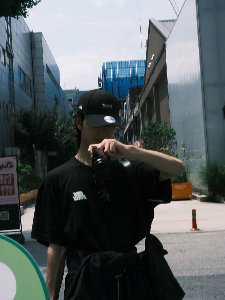 _kanamechu's tweet photo. 腕フェチなので、要人さんの腕から致死量の血管を観測し直視できない🤯🧠💥❓😵‍💫🌈🫨💫😭🤟 https://t.co/G1TwwItiuq