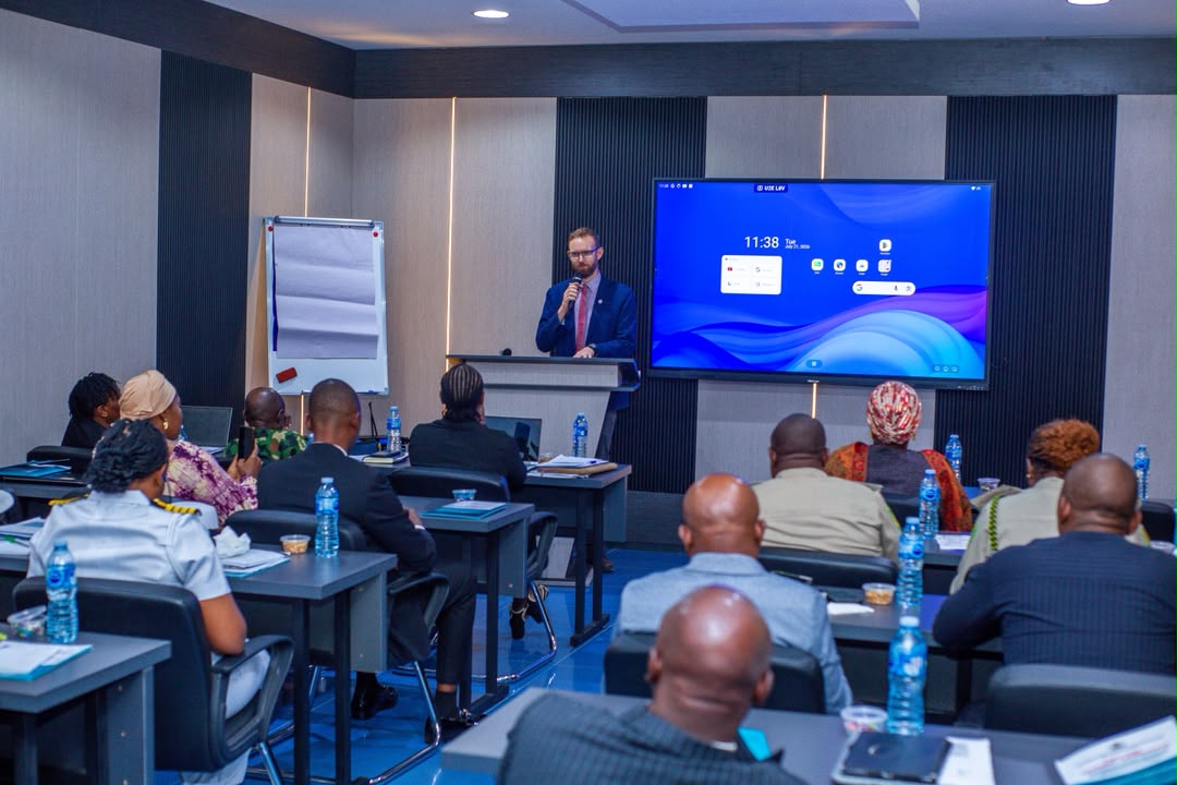 jlr_matthews's tweet photo. Two days of learning and exchange with the National Committee for the Implementation of International Humanitarian Law in #Nigeria (NCIHILIN). 

Bringing together Desk Officers from across government, the training strengthened national capacity to respect and promote #IHL. https://t.co/WgIE1E965J