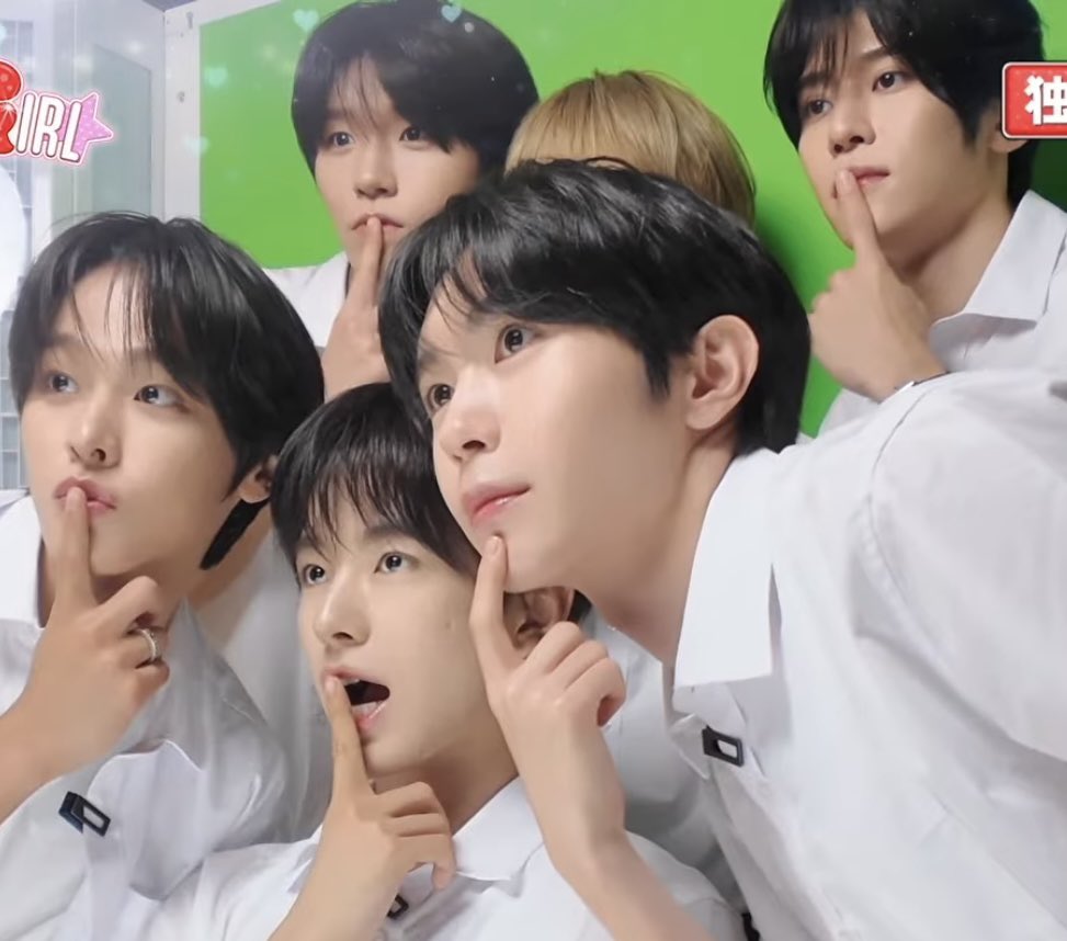 suota_'s tweet photo. プリクラ撮るのにかなり前向きなユウシと笑顔で撮ってそうなのに真顔率高いシオンのファン https://t.co/OrNGEfwxVb