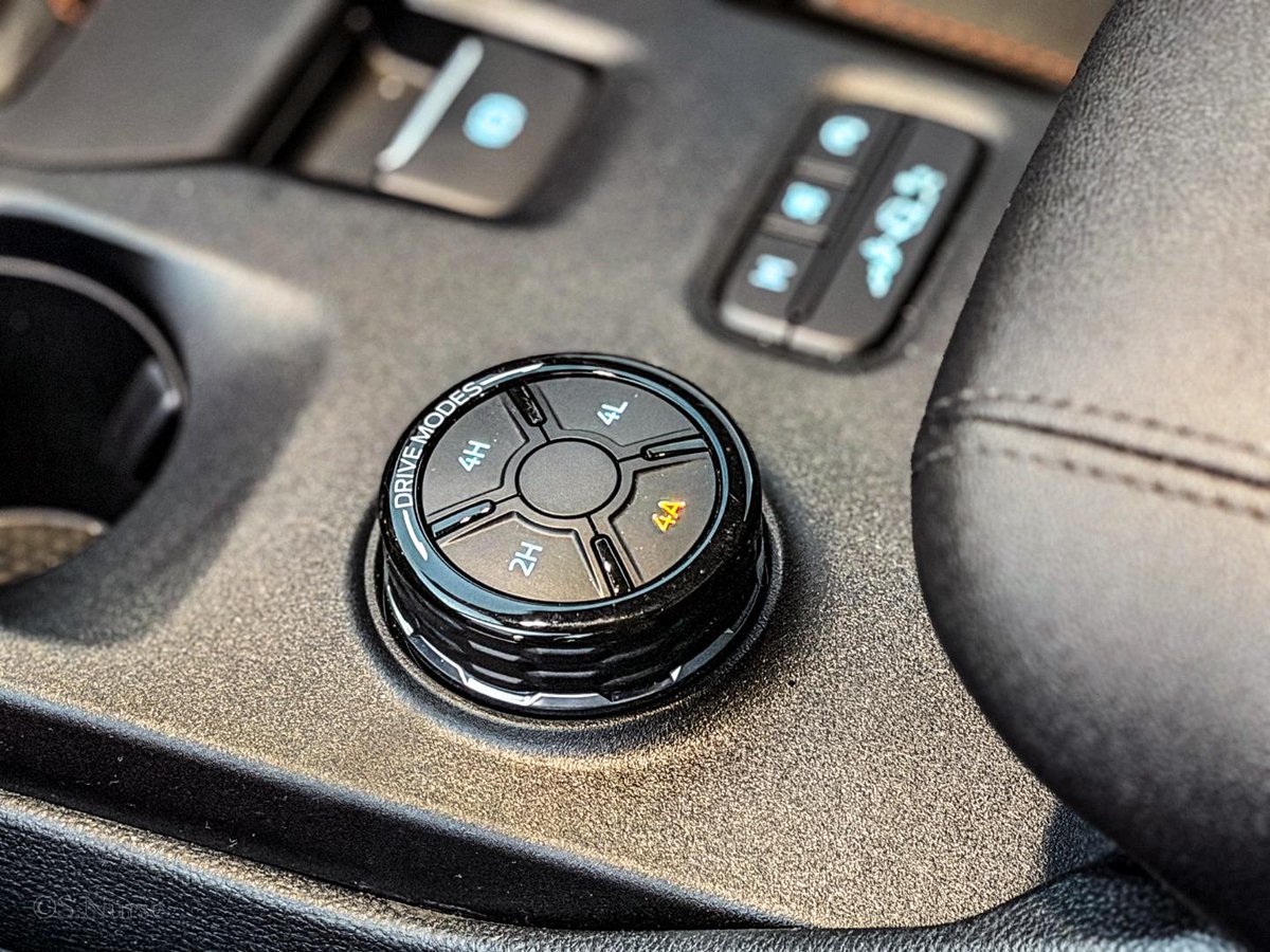 AutoTraderSA's tweet photo. How much safety do you get in the new Ranger Wildtrak SuperCab? We find out👇 
https://t.co/FaMz0nMRJ5

 #FordRanger #SuperCab #Wildtrak #CarSafety #BakkieSA #ADAS #SafetyTech https://t.co/mS6zSUd0i6