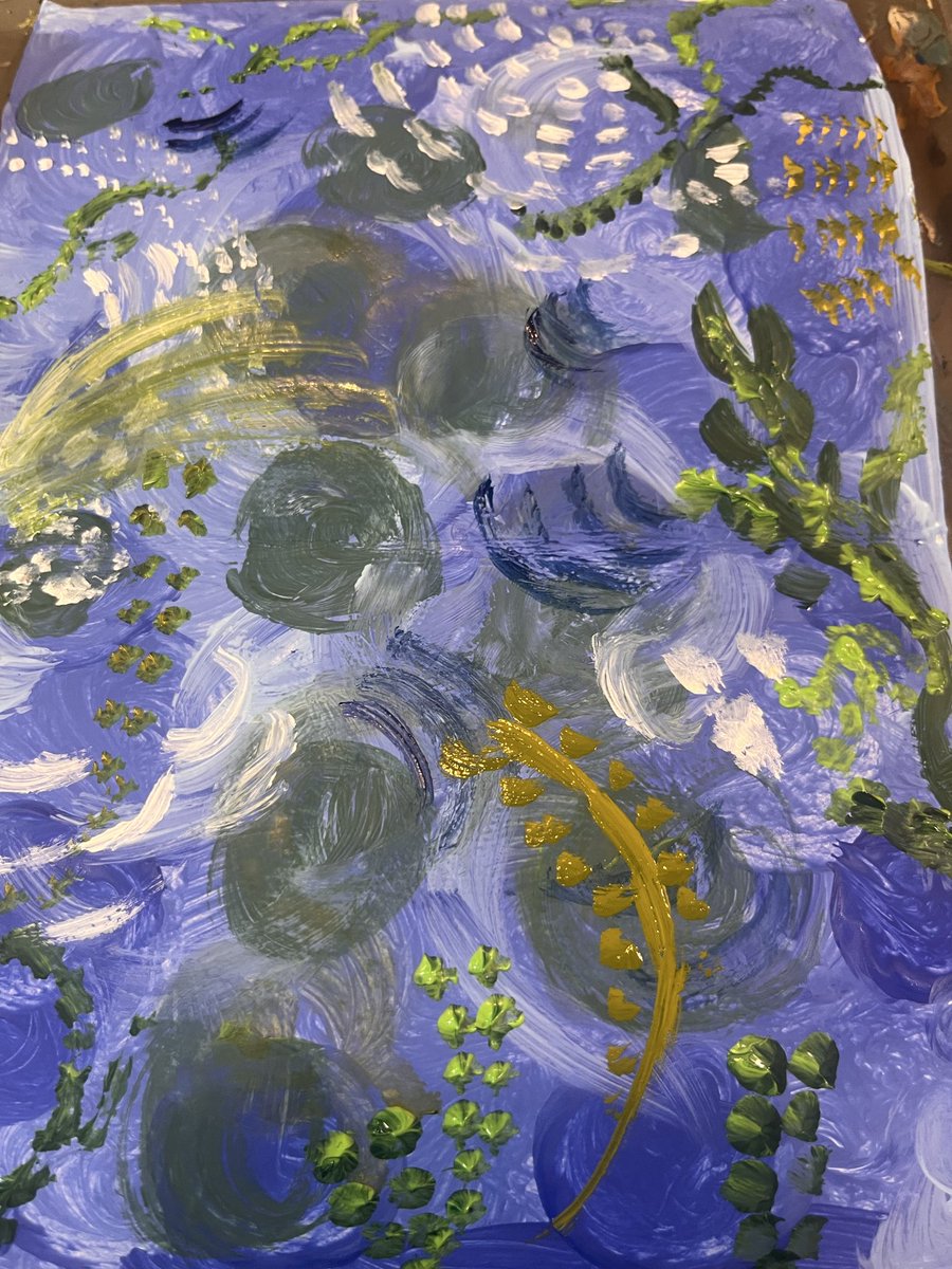 yugetokaori's tweet photo. 面白いこと思いついた。
コレ、自分で描いた池なんですけど。
頑張ったら1つ、この鯉のシール貼っていくんです。
そしたら作品が完成する仕組み。いま、しんどいこと頑張ってる知人へのプレゼント。

#アクリル画工作
#変わり種スタンプカード https://t.co/vkC7iwRxZA