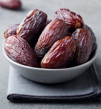 ecomkhalid's tweet photo. 14 فاكهة وأكلات ترفع هرمون التستوستيرون بشكل ملحوظ.

(أشياء الدكتور غالبًا ما يقولك عنها)

~Thread~

1. التمر https://t.co/U6ni56hFdK
