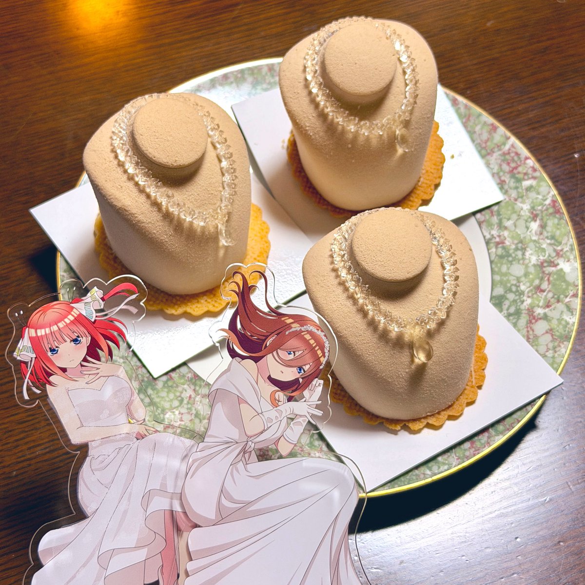 RED_gotoyome's tweet photo. 今年の誕生日ケーキ💍💜💙🍰✨️
香り高いアールグレイが口の中で広がって
凄く美味しかったです！😋🙏🫖🫧
#五等分の花嫁 https://t.co/O2xWnenzKE