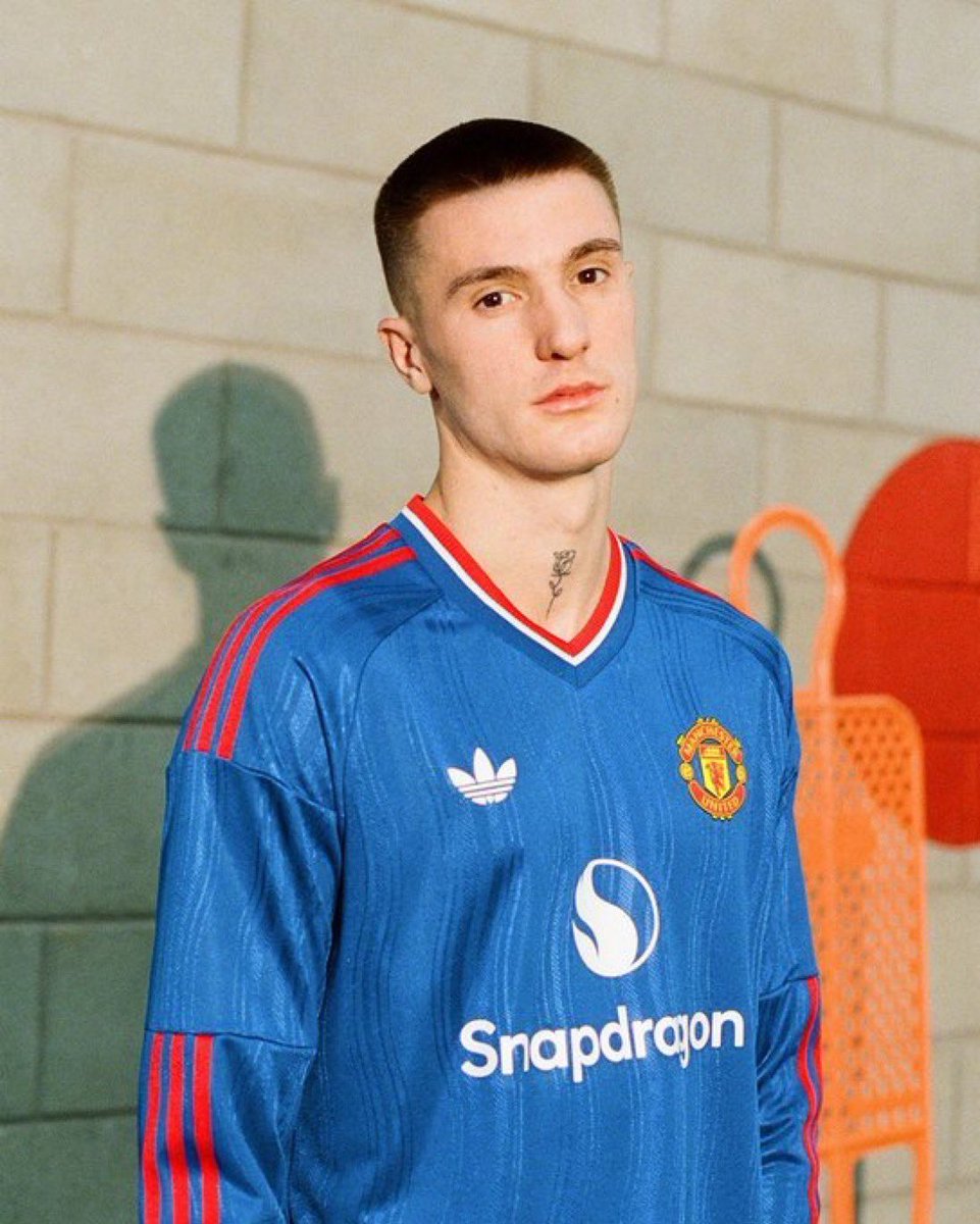 UTDTrey's tweet photo. If you look close, You can see goals in his eyes https://t.co/VNYpAGDQ7I