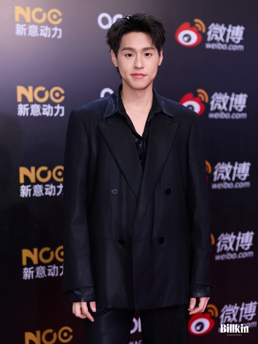Billkin_Ent's tweet photo. Every little moment stays close to my heart. 🧡

Thank you for all the love. So grateful and honored to receive ‘Weibo Malaysia Representative Cross-disciplinary Artist of Original Film, Television and Music’ Sharing this moment with all of you made it even more special. ✨

#WeiboCulturalCommunicationNightMalaysia #Bbillkin