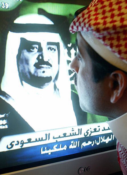 Fzlcs's tweet photo. ”رما عنان الفرس والسيف والبندق
ودع عروس الديار الشيخة الطرقا“

1 أغسطس 2005م https://t.co/z9Kca3cIWh