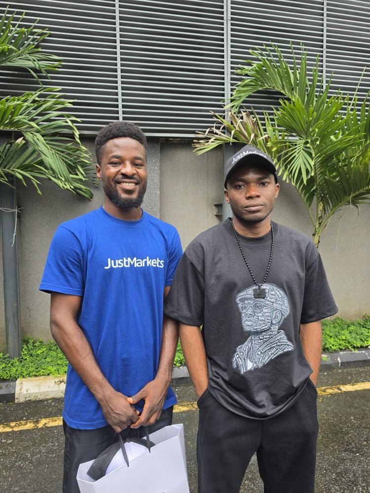 SICHRISJ's tweet photo. UYO traders boot capm. ๐๐
ThankGod we have big traders with good Heart like @Big_kingz_ for setting this up for us.
We also had the trading competition for Uyo traders and your man came First ๐ฅ๐
It was an amazing time packed with so much value.
@tradingtalesg https://t.co/WWPqyJ6IQq
