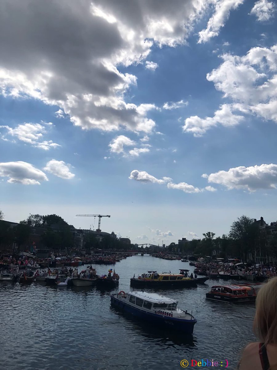 DebbieSchigt's tweet photo. Sfeer impressie 7
WorldPride zaterdag
Aan de Amsterdamse grachten…
#WorldPride 2026
#HappyPride
#Amsterdam https://t.co/Pv56Yn2H34